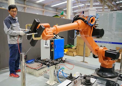 構(gòu)筑機(jī)器人全鏈條生態(tài)圈，引領(lǐng)經(jīng)濟(jì)轉(zhuǎn)型發(fā)展新篇章